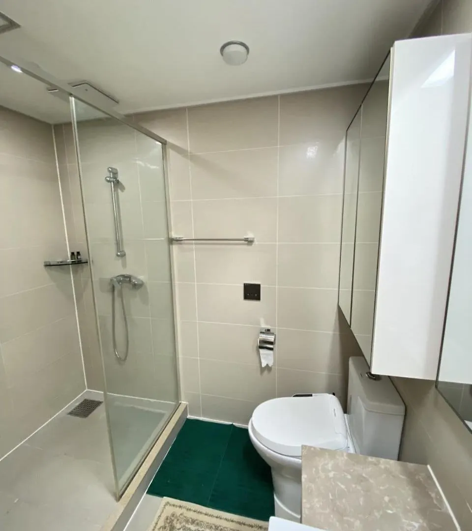 Whitehome 아스타나 아파트