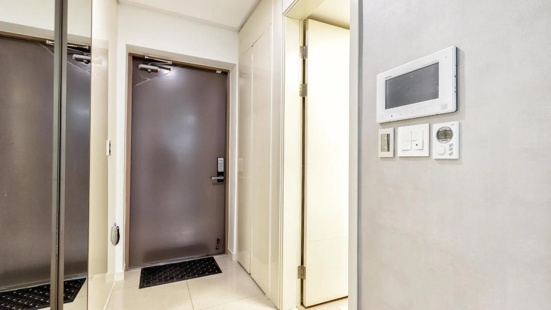 Whitehome 아스타나 아파트